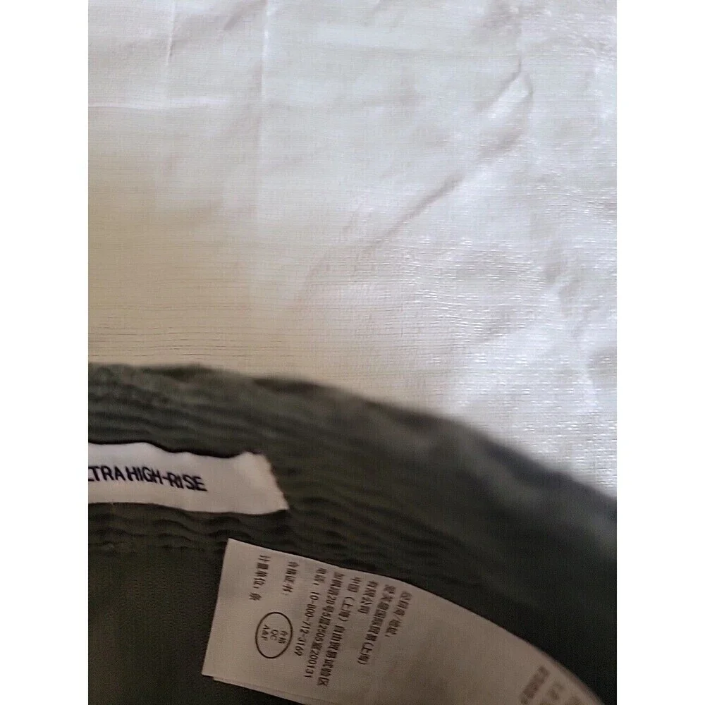 Hollister Dark Green Corduroy Skirt Size 9 Front Zip Junior Ultra High Rise